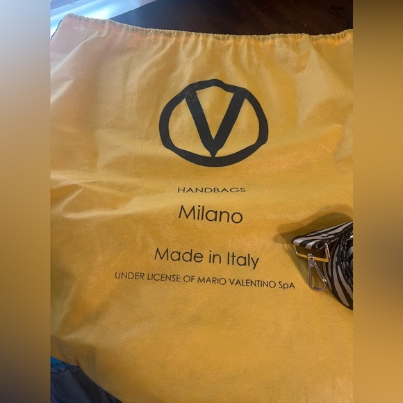 MARIO VALENTINO MALANO BUCKET/Crossbody - Picture 9 of 10